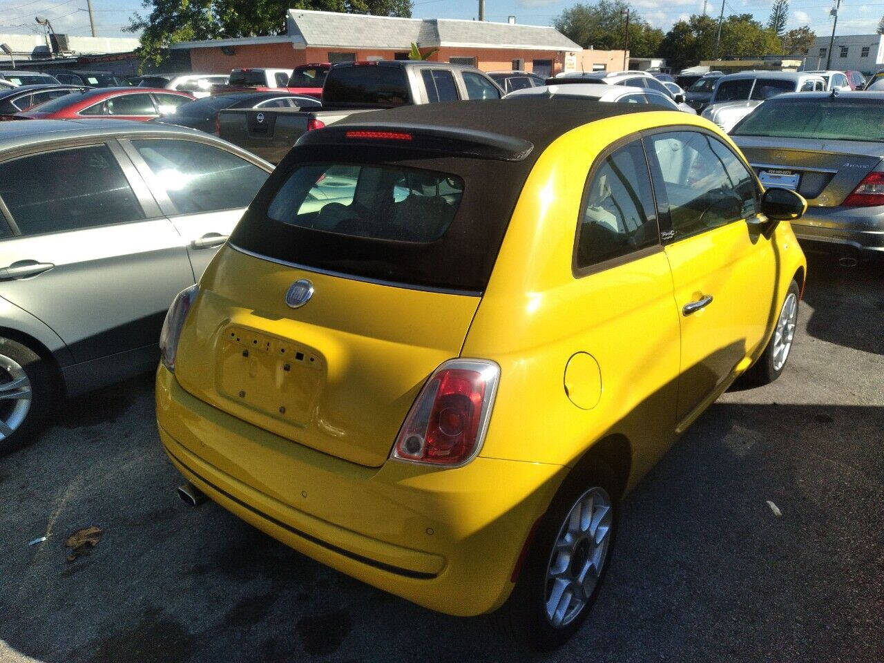 2012 FIAT 500 Convertible - $6,999