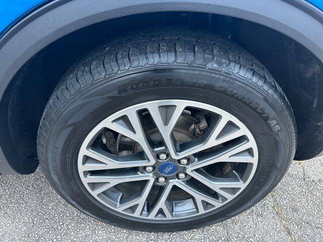 2020 Ford Escape SEL