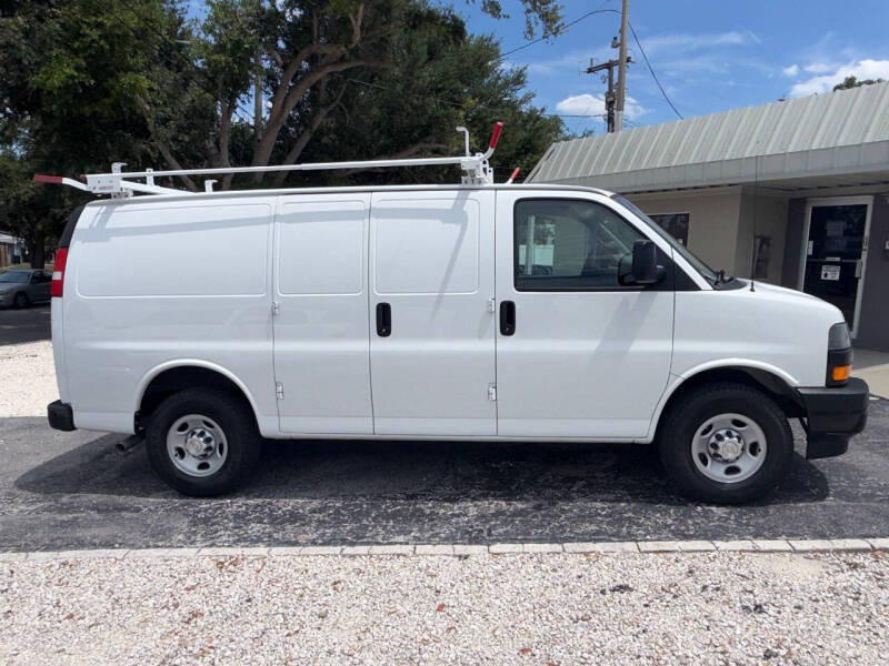 2022 Chevrolet Express 2500