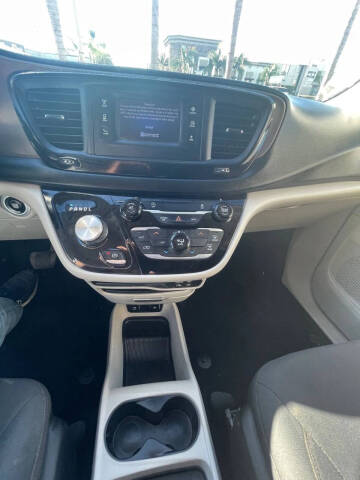 2017 Chrysler Pacifica Touring