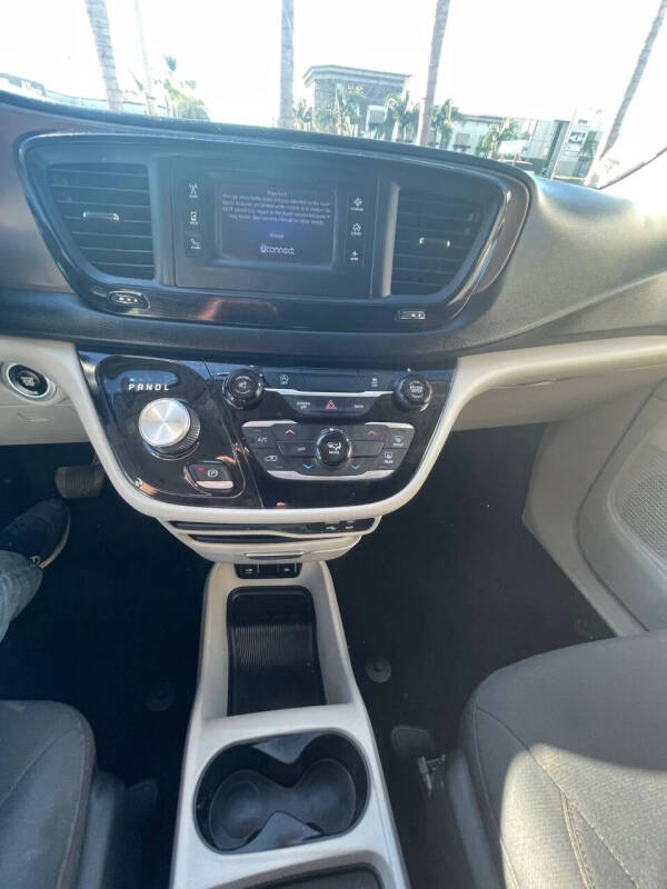 2017 Chrysler Pacifica Touring