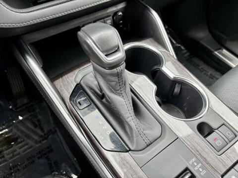 2020 Toyota Highlander Hybrid Platinum