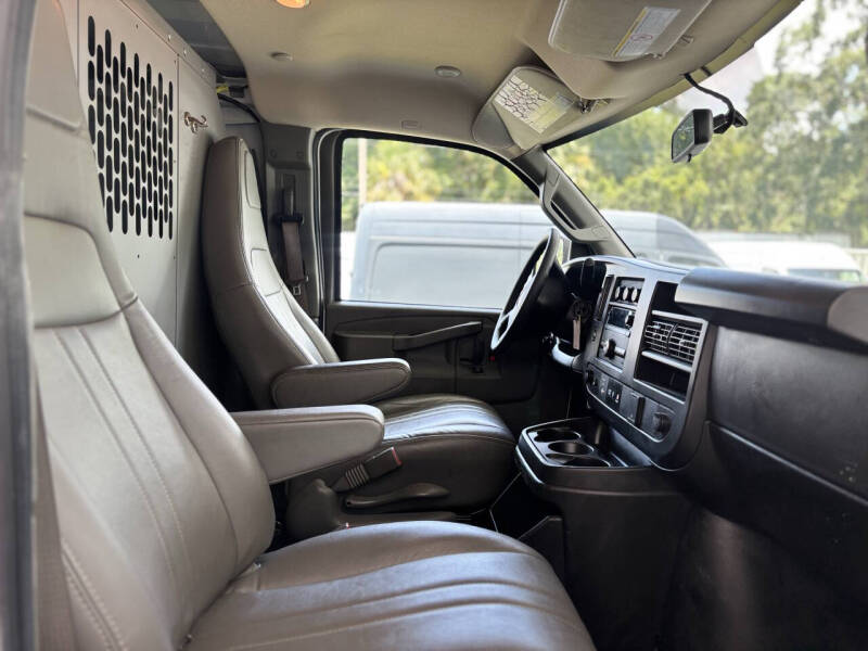 2023 GMC Savana 2500