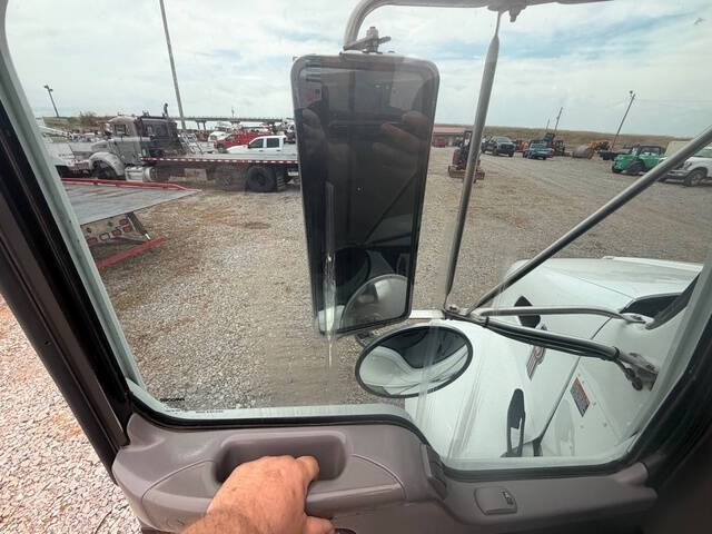 2019 Kenworth T270