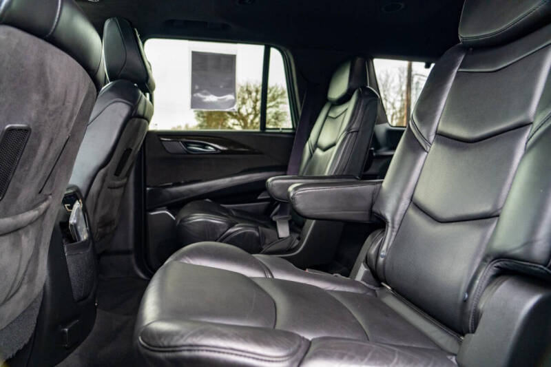 2017 Cadillac Escalade Platinum