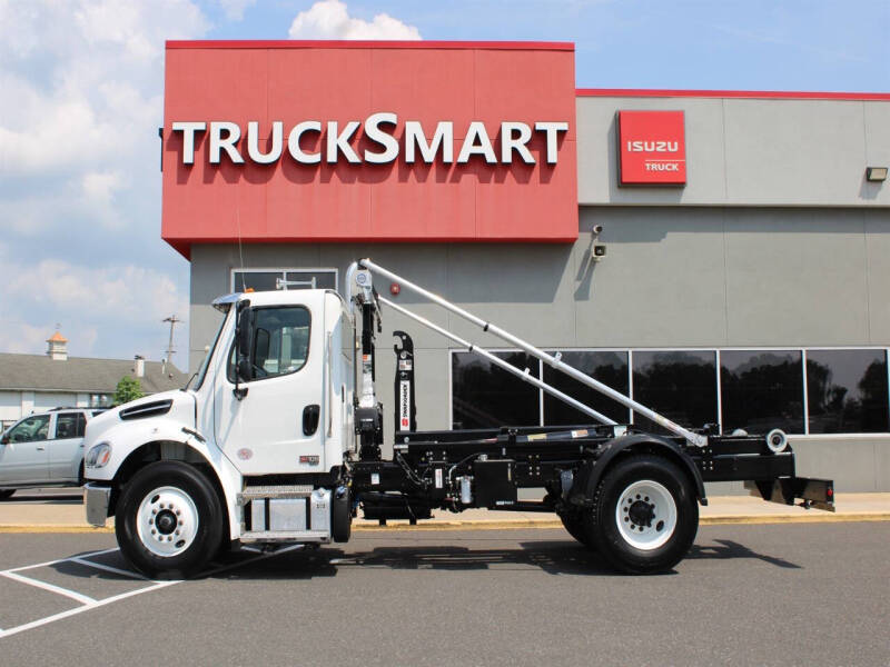 2024 Freightliner M2 106