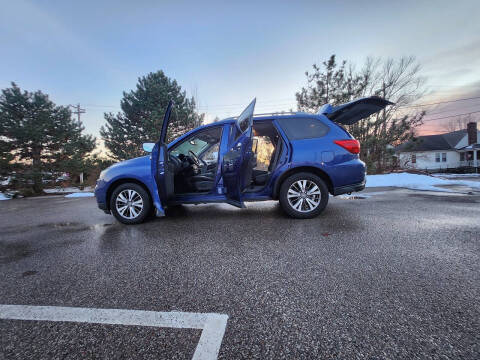 2017 Nissan Pathfinder SV