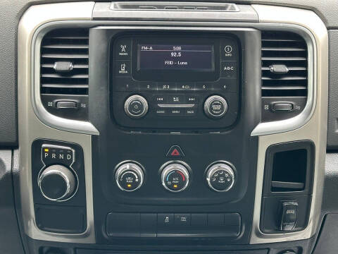 2016 RAM 1500 SLT