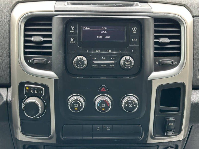 2016 RAM 1500 SLT