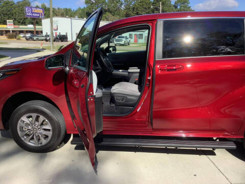 2025 Toyota Sienna LE 8-Passenger