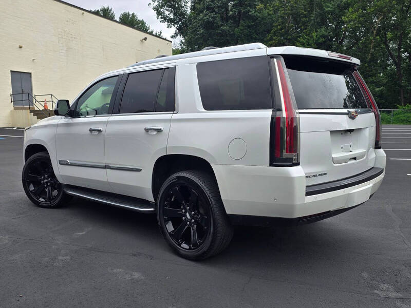 2017 Cadillac Escalade Luxury