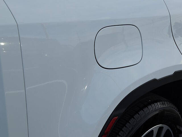 2024 Land Rover Defender 110 P300 S