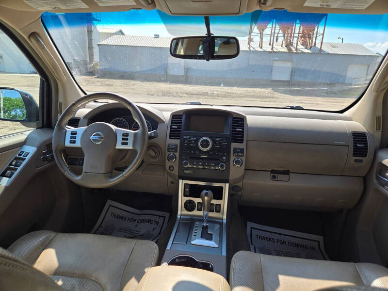 2011 Nissan Pathfinder Silver Edition