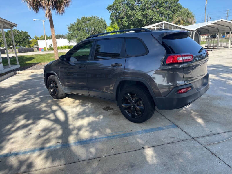 2017 Jeep Cherokee Sport