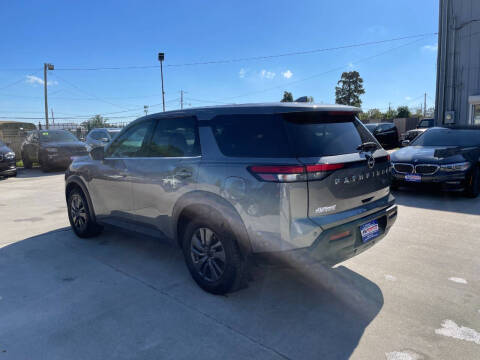 2022 Nissan Pathfinder S