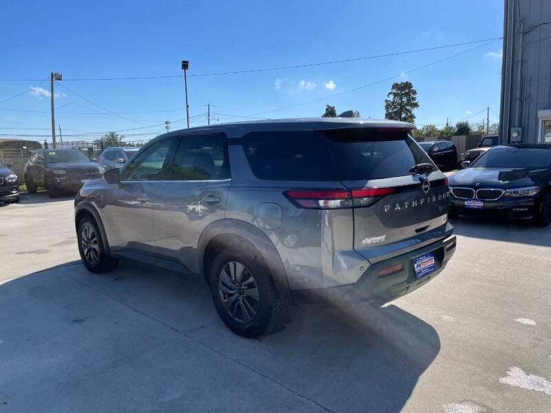 2022 Nissan Pathfinder S