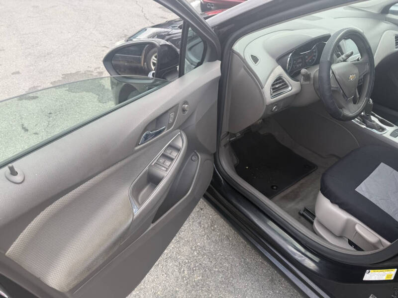 2017 Chevrolet Cruze LS Auto