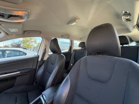 2016 Volvo XC60 T5 Drive-E