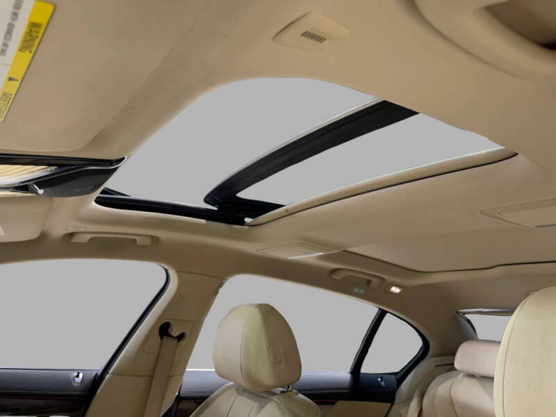 2018 BMW 7 Series 740i