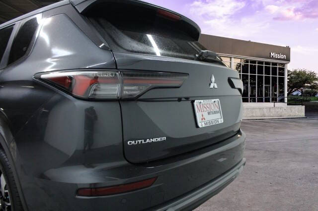 2025 Mitsubishi Outlander SE