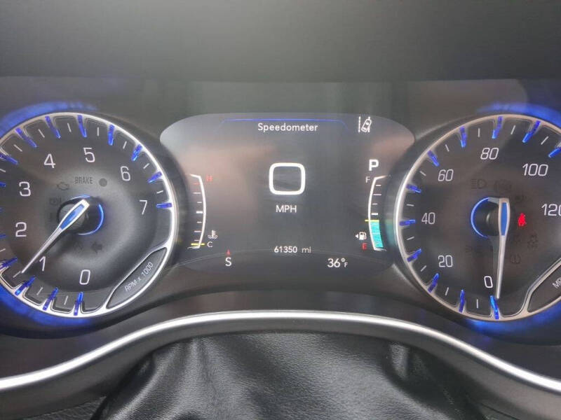 2024 Chrysler Pacifica Touring L