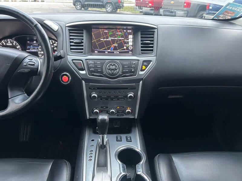2020 Nissan Pathfinder SL