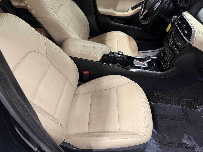 2018 Infiniti QX30 Luxury