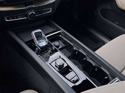 2026 Volvo XC60 T8 Plus