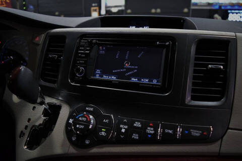 2013 Toyota Sienna XLE 8-Passenger