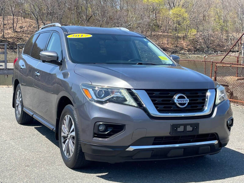 2017 Nissan Pathfinder SL