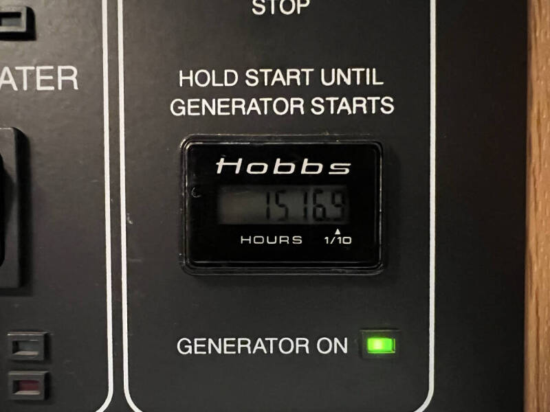 2000 Winnebago Adventurer