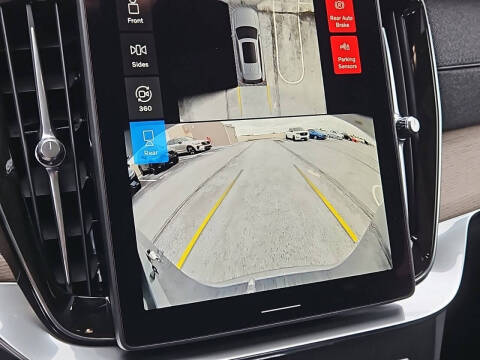 2025 Volvo XC90 B6 Plus Bright Theme 7P