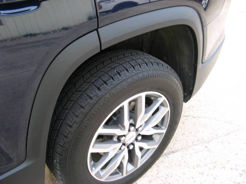 2017 GMC Acadia SLE-2