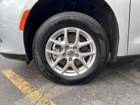 2024 Chrysler Voyager LX