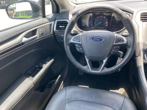 2016 Ford Fusion SE