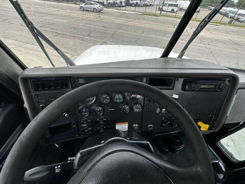 2010 Peterbilt 340