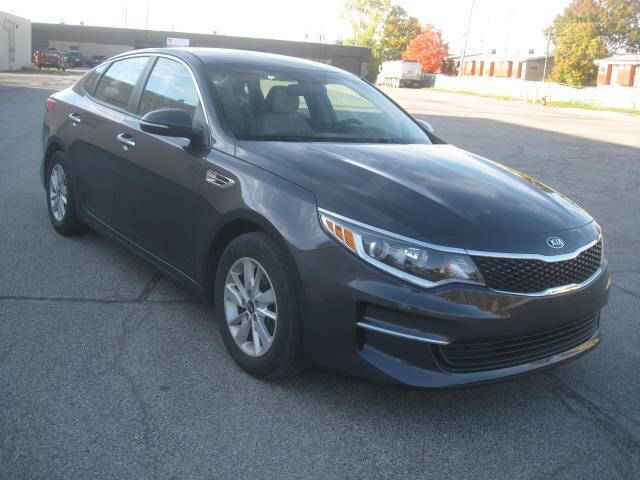 2017 Kia Optima LX photo 3