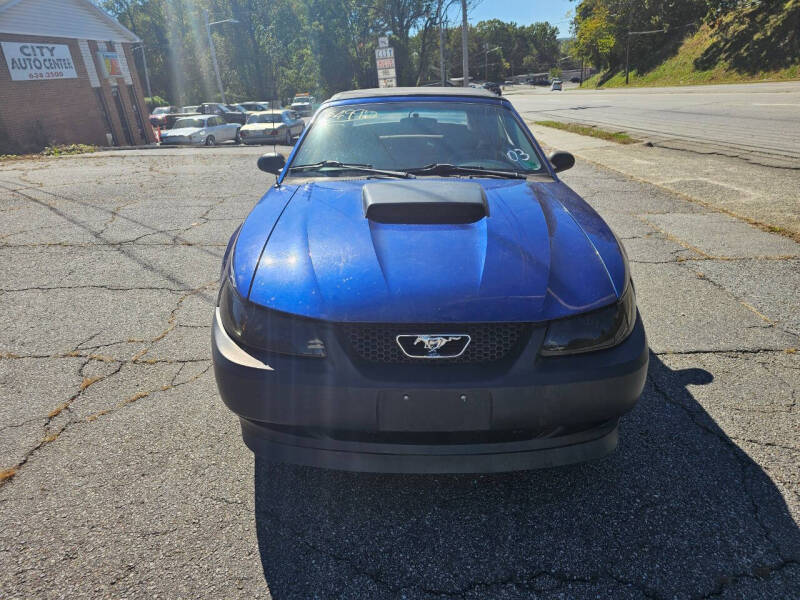 2003 Ford Mustang Deluxe