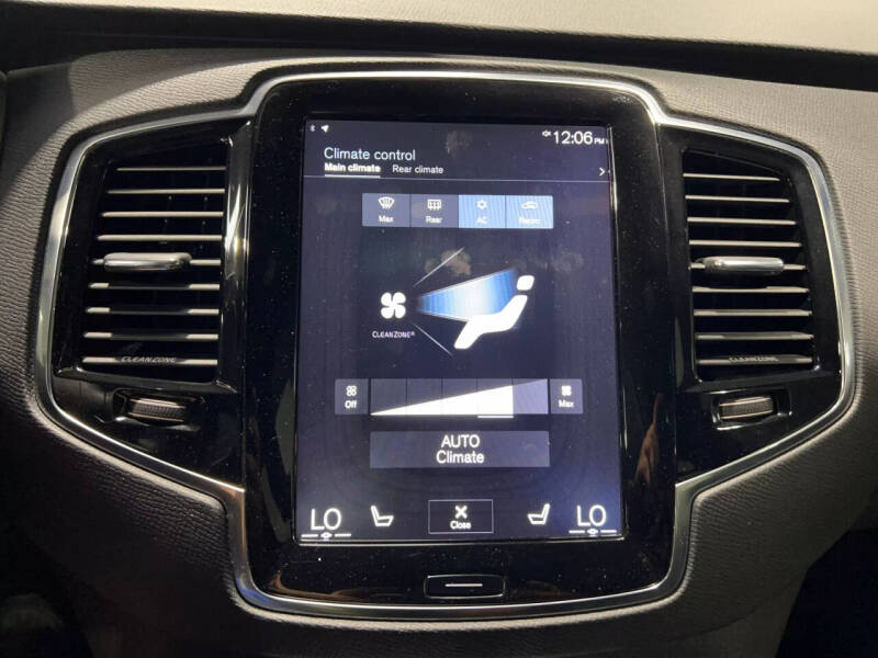 2016 Volvo XC90 T6 Momentum