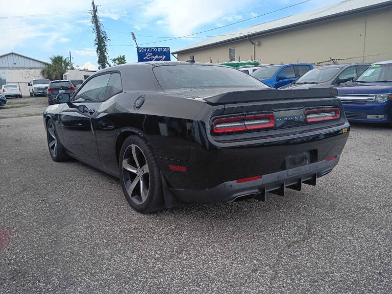 2016 Dodge Challenger R/T Shaker