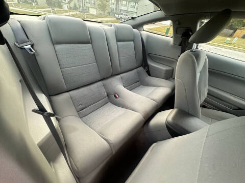 2007 Ford Mustang V6 Deluxe