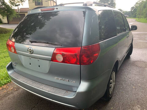 2006 Toyota Sienna for sale at Trocci's Auto Sales in West Pittsburg PA