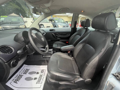 2010 Volkswagen New Beetle