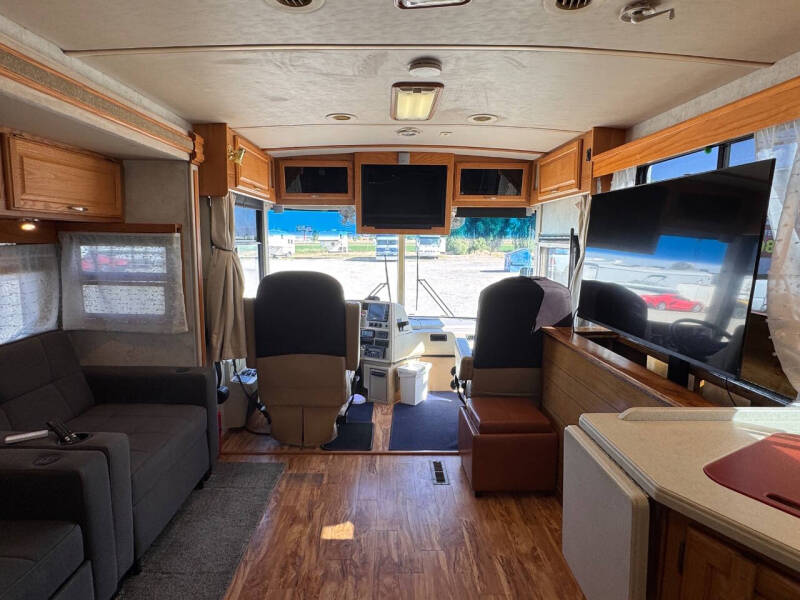 2005 Winnebago Journey