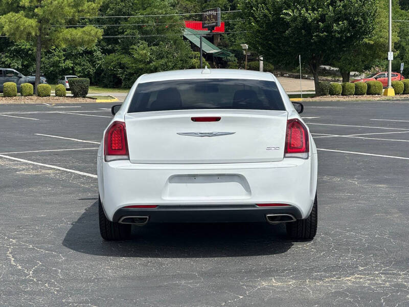 2019 Chrysler 300 Touring