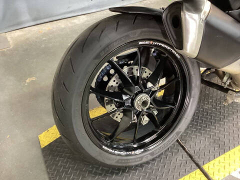 2013 Ducati Hyperstrada