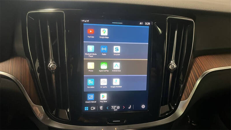 2025 Volvo V60 Cross Country B5 Plus