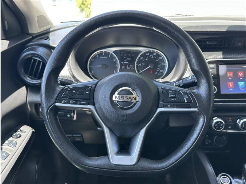 2021 Nissan Kicks S