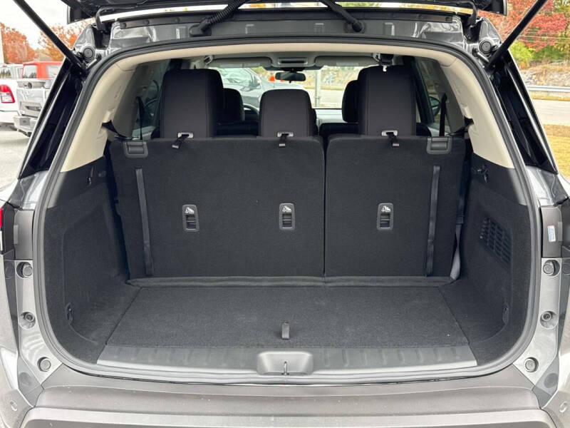 2025 Nissan Pathfinder S