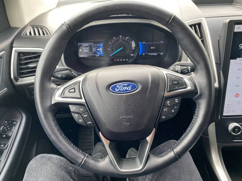 2023 Ford Edge